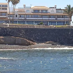 Spacious Just Few Steps Of The Ocean In La Caleta Apartamento